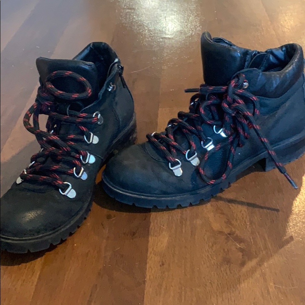 ✨LAST CHANCE✨STEVE MADDEN BOOTS SIZE 7M